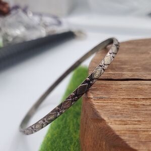 Victorian Etched‎ Silver Tone Bracelet B3416